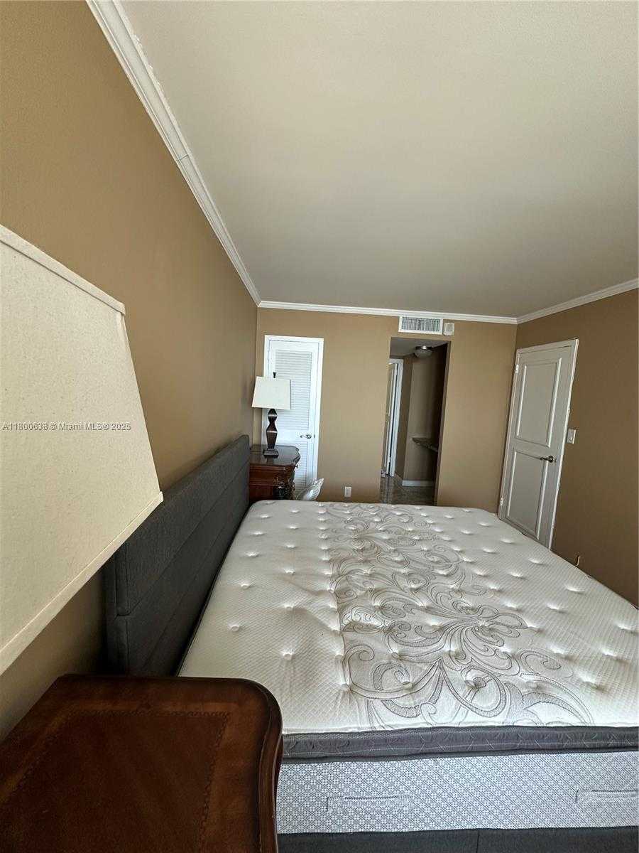 Small Image of 2030 SOUTH OCEAN DR #416, Hallandale Beach Number 4