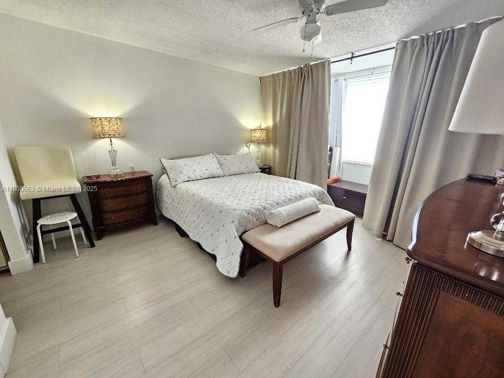 Small Image of 18031 BISCAYNE BLVD #603, Aventura Number 12