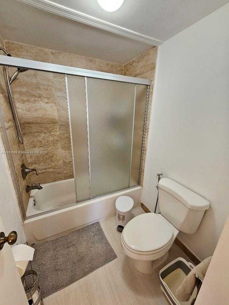 Small Image of 18031 BISCAYNE BLVD #603, Aventura Number 15