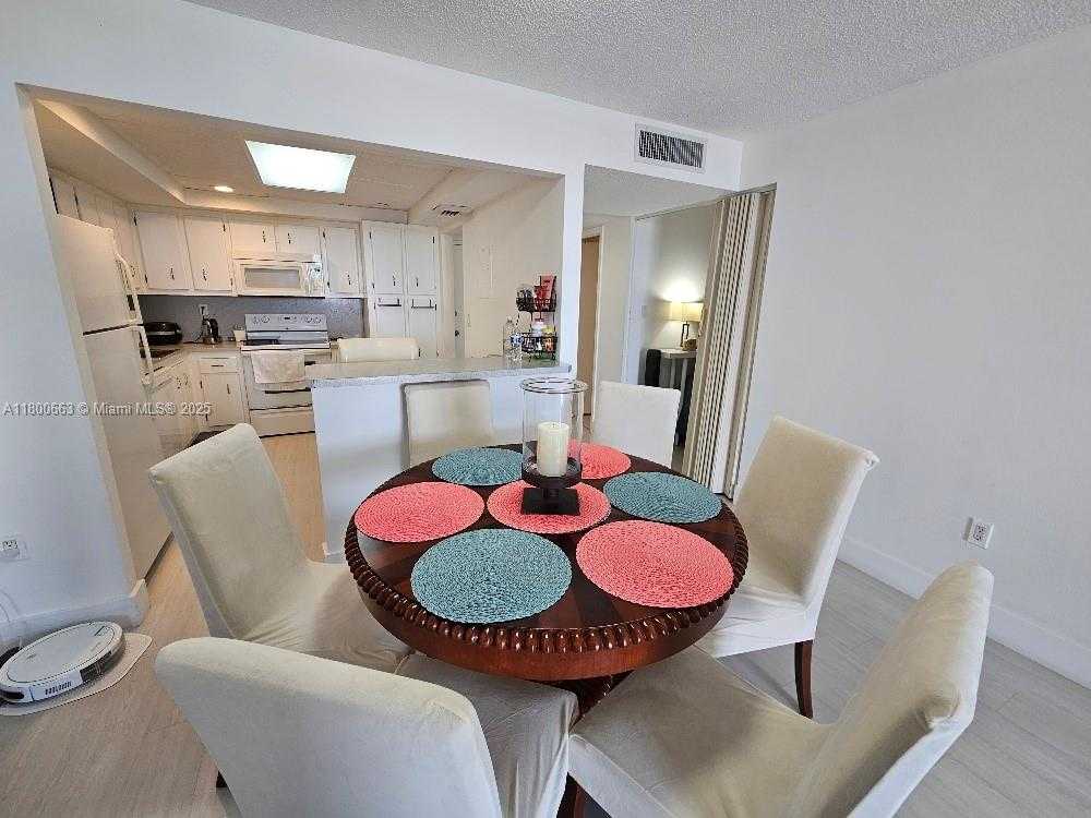Small Image of 18031 BISCAYNE BLVD #603, Aventura Number 5