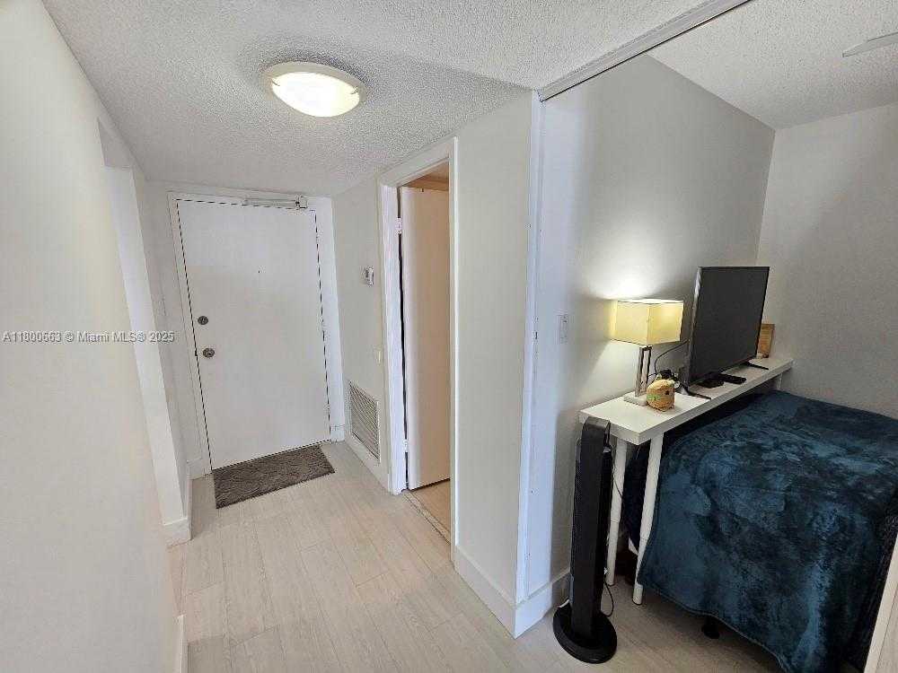 Small Image of 18031 BISCAYNE BLVD #603, Aventura Number 6