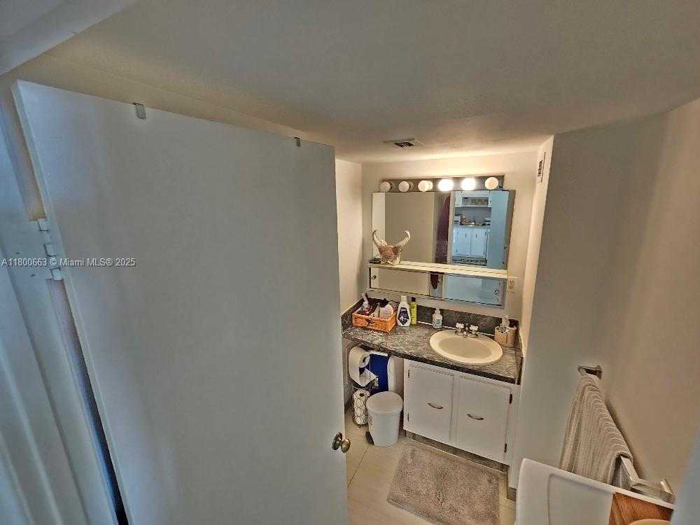 Small Image of 18031 BISCAYNE BLVD #603, Aventura Number 8