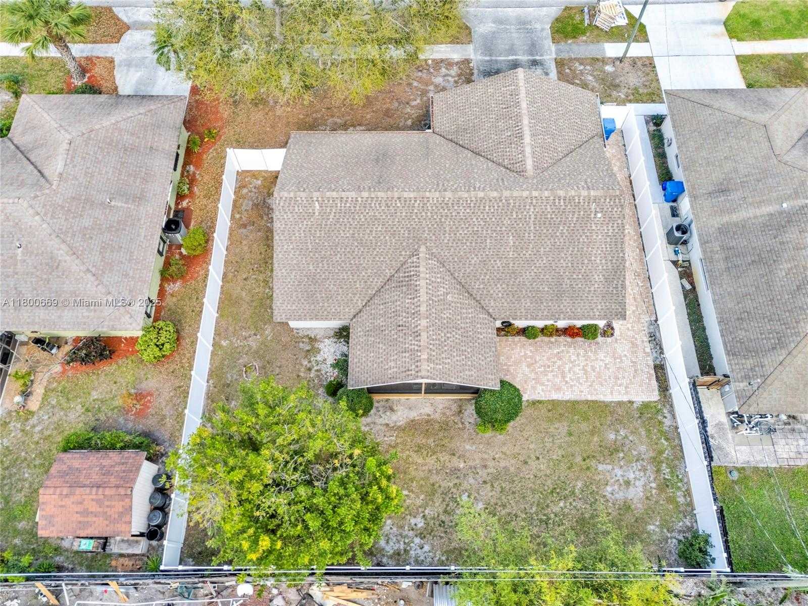 Small Image of 981 WYNNDALE WAY, Lantana Number 2