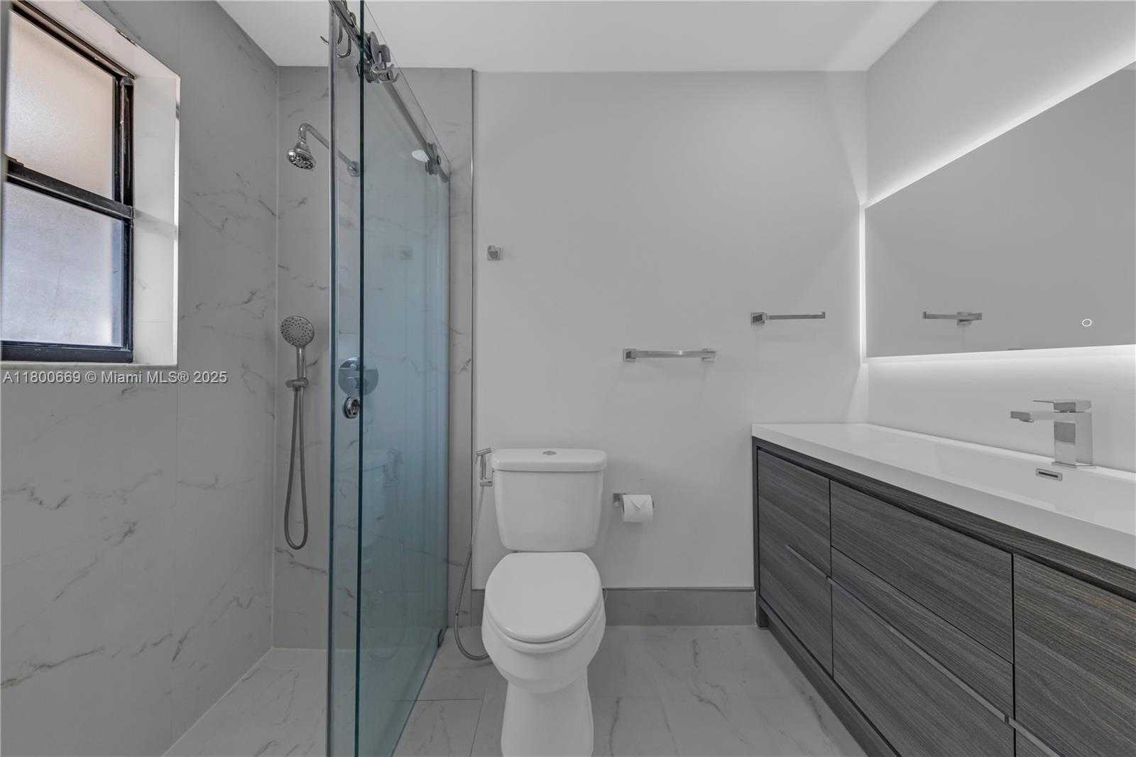 Small Image of 981 WYNNDALE WAY, Lantana Number 26