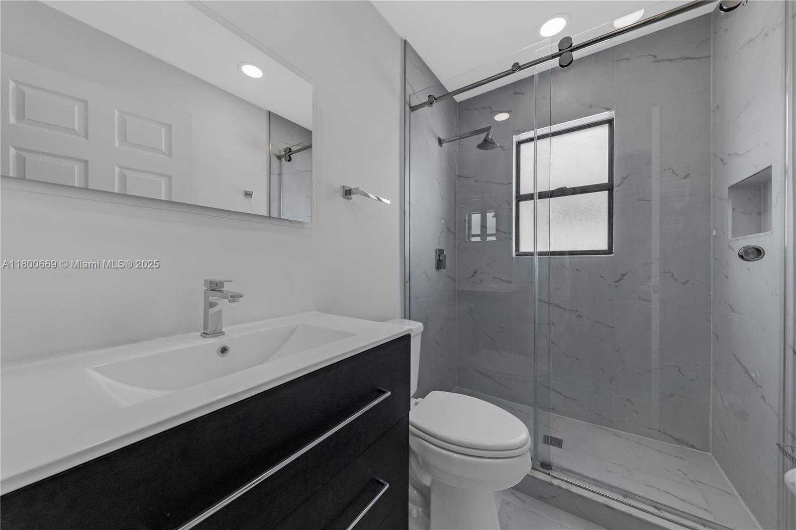 Small Image of 981 WYNNDALE WAY, Lantana Number 33
