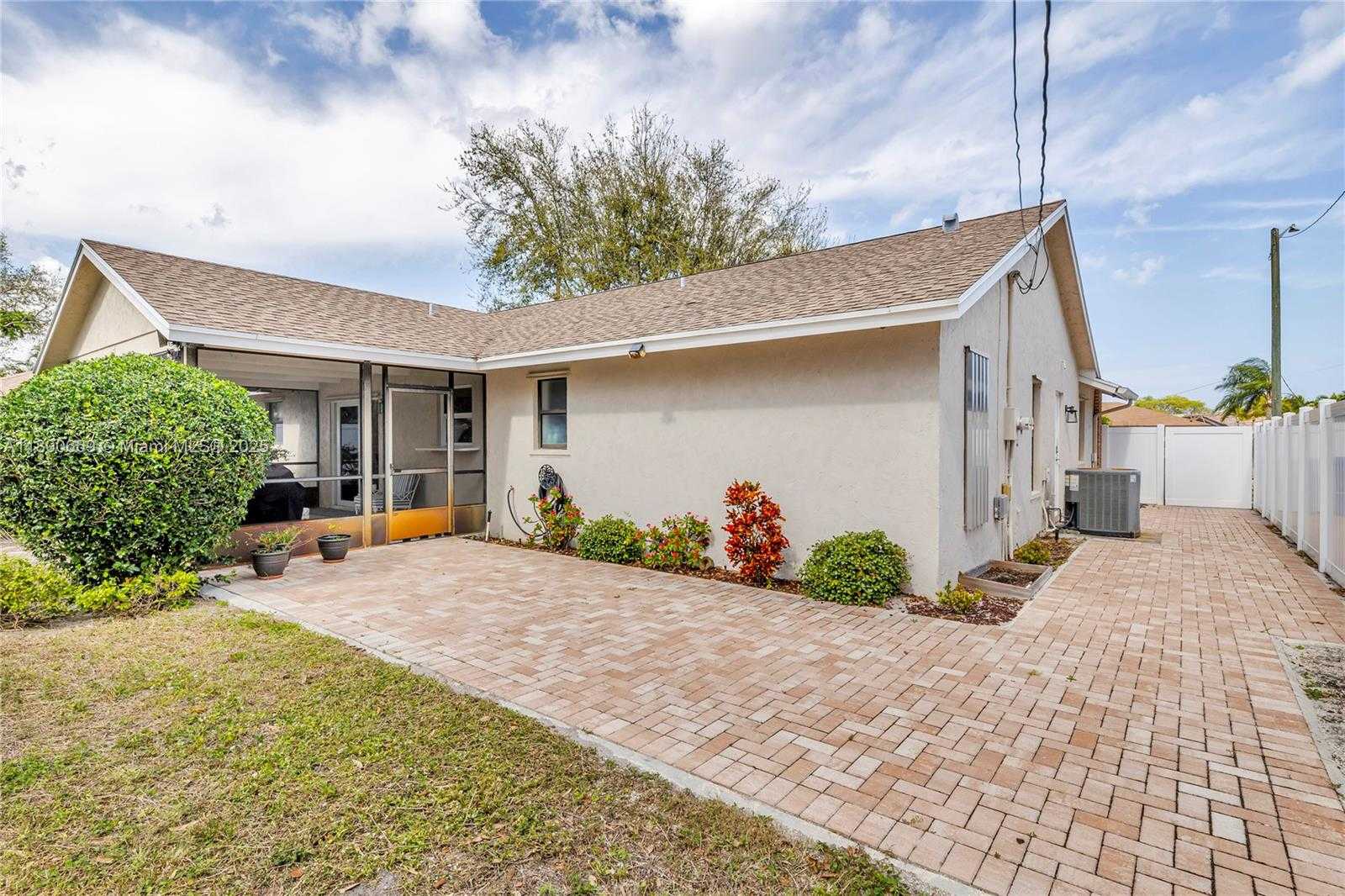 Small Image of 981 WYNNDALE WAY, Lantana Number 6