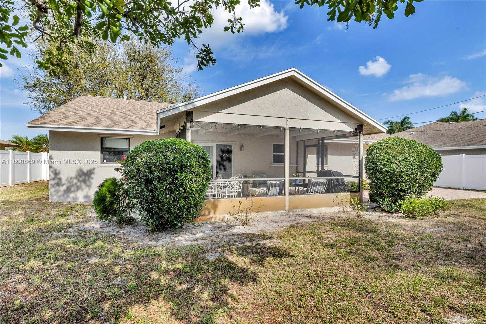 Small Image of 981 WYNNDALE WAY, Lantana Number 7