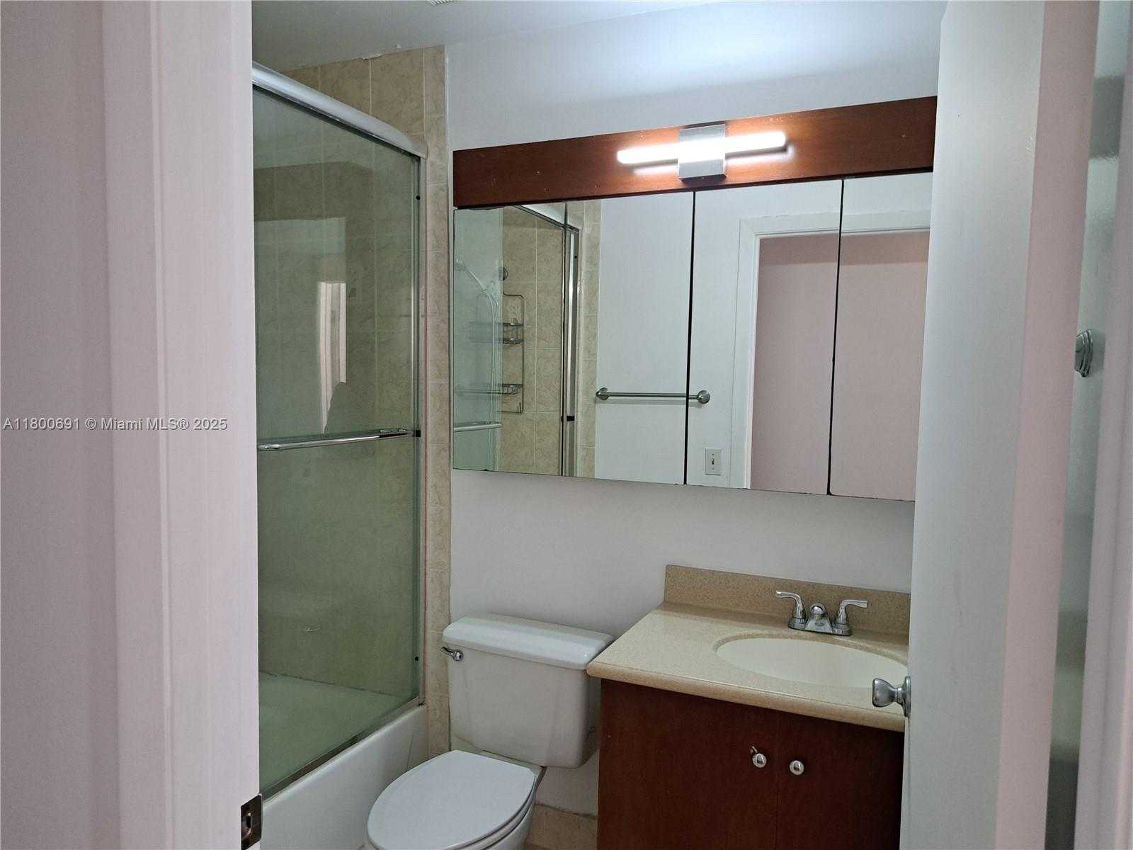 Small Image of 3535 MAGELLAN CIR #525, Aventura Number 16