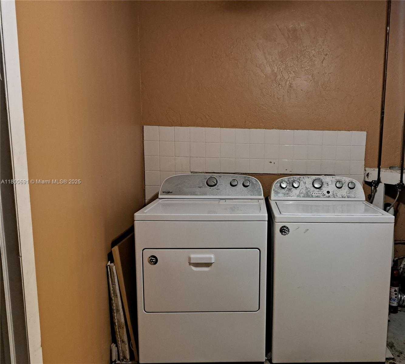 Small Image of 3535 MAGELLAN CIR #525, Aventura Number 17