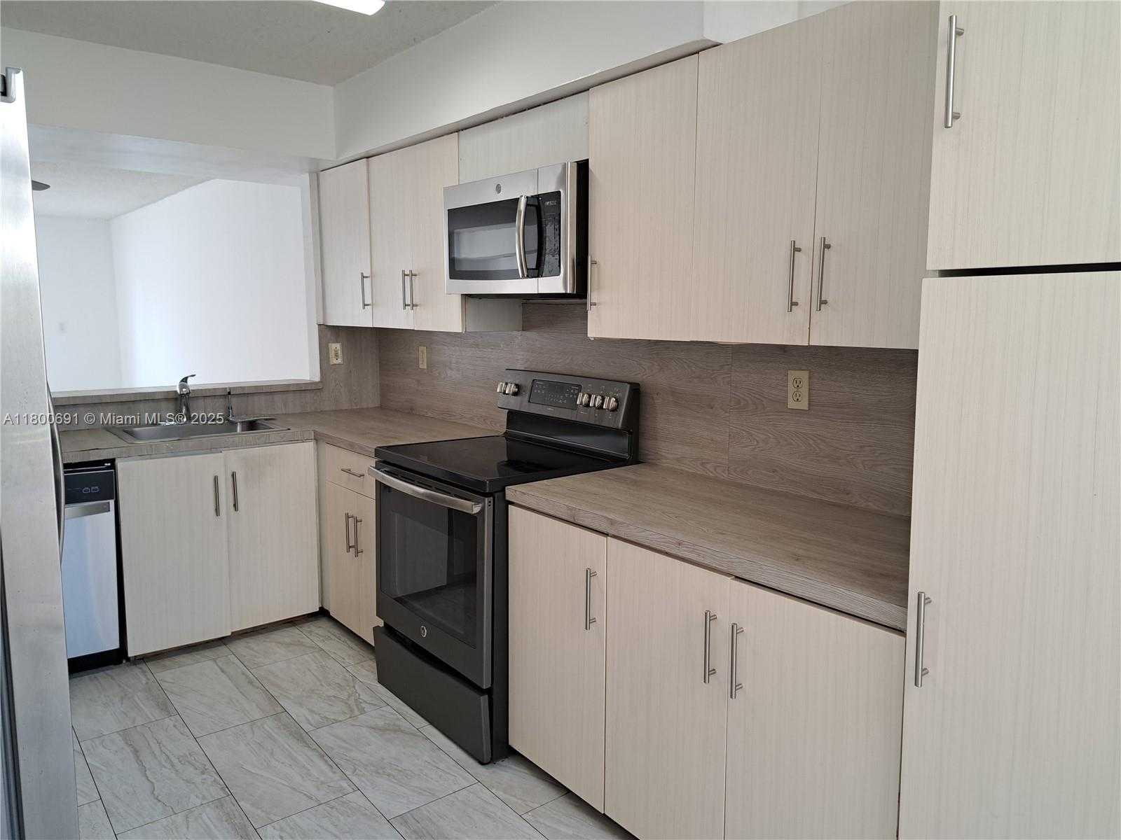 Small Image of 3535 MAGELLAN CIR #525, Aventura Number 9