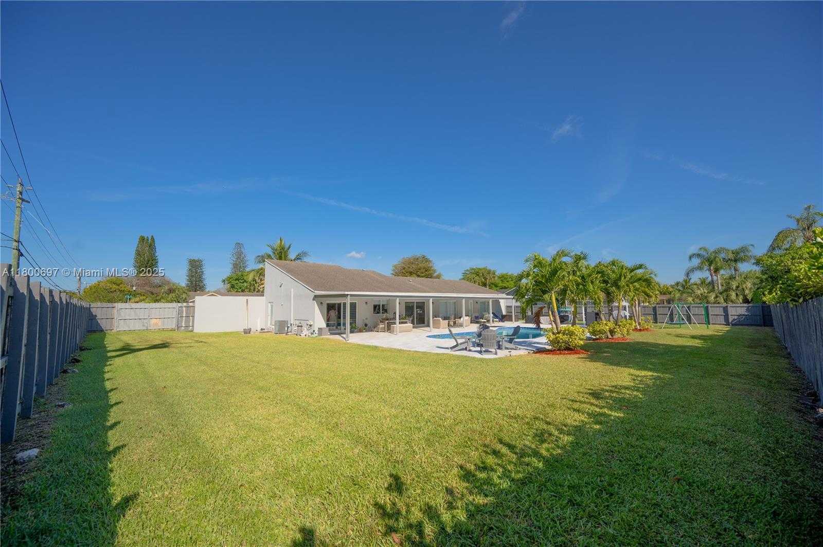 Small Image of 13561 SOUTH WEST 98TH PL, Miami Number 22