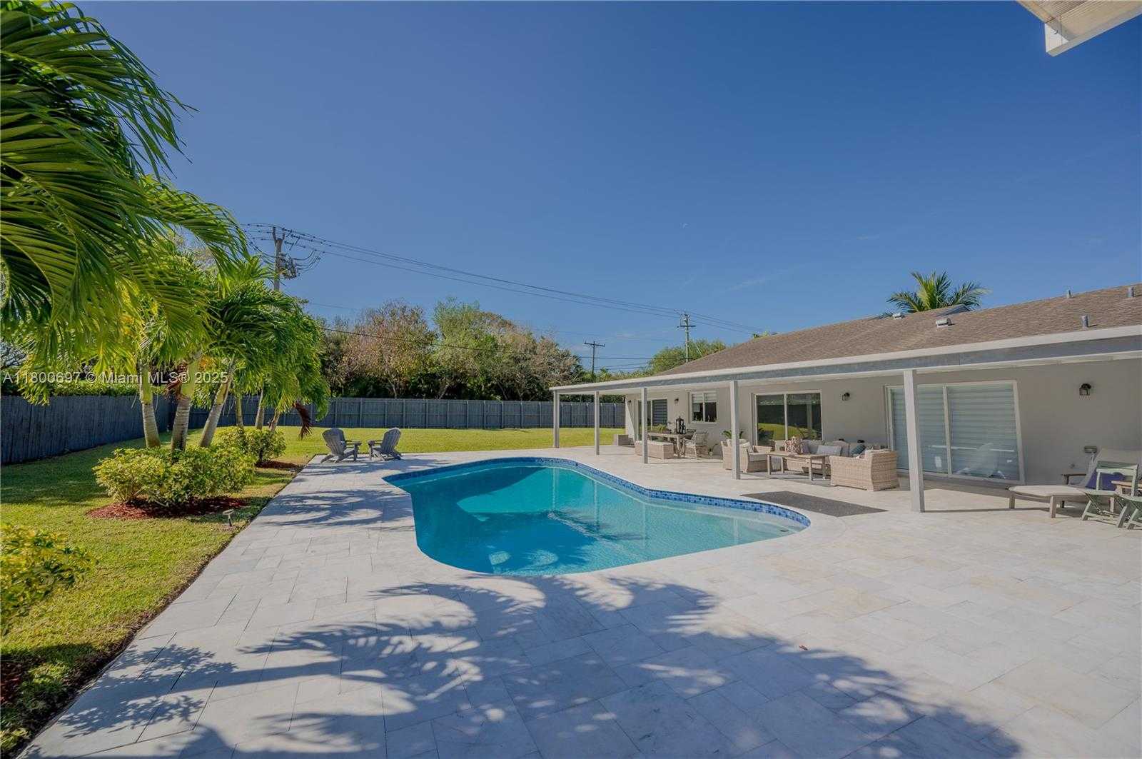 Small Image of 13561 SOUTH WEST 98TH PL, Miami Number 27