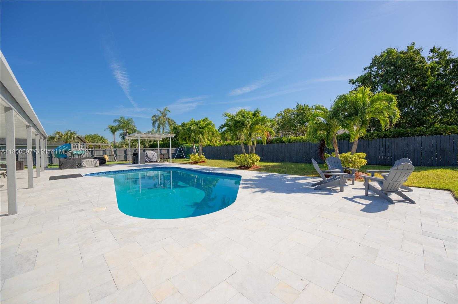 Small Image of 13561 SOUTH WEST 98TH PL, Miami Number 29