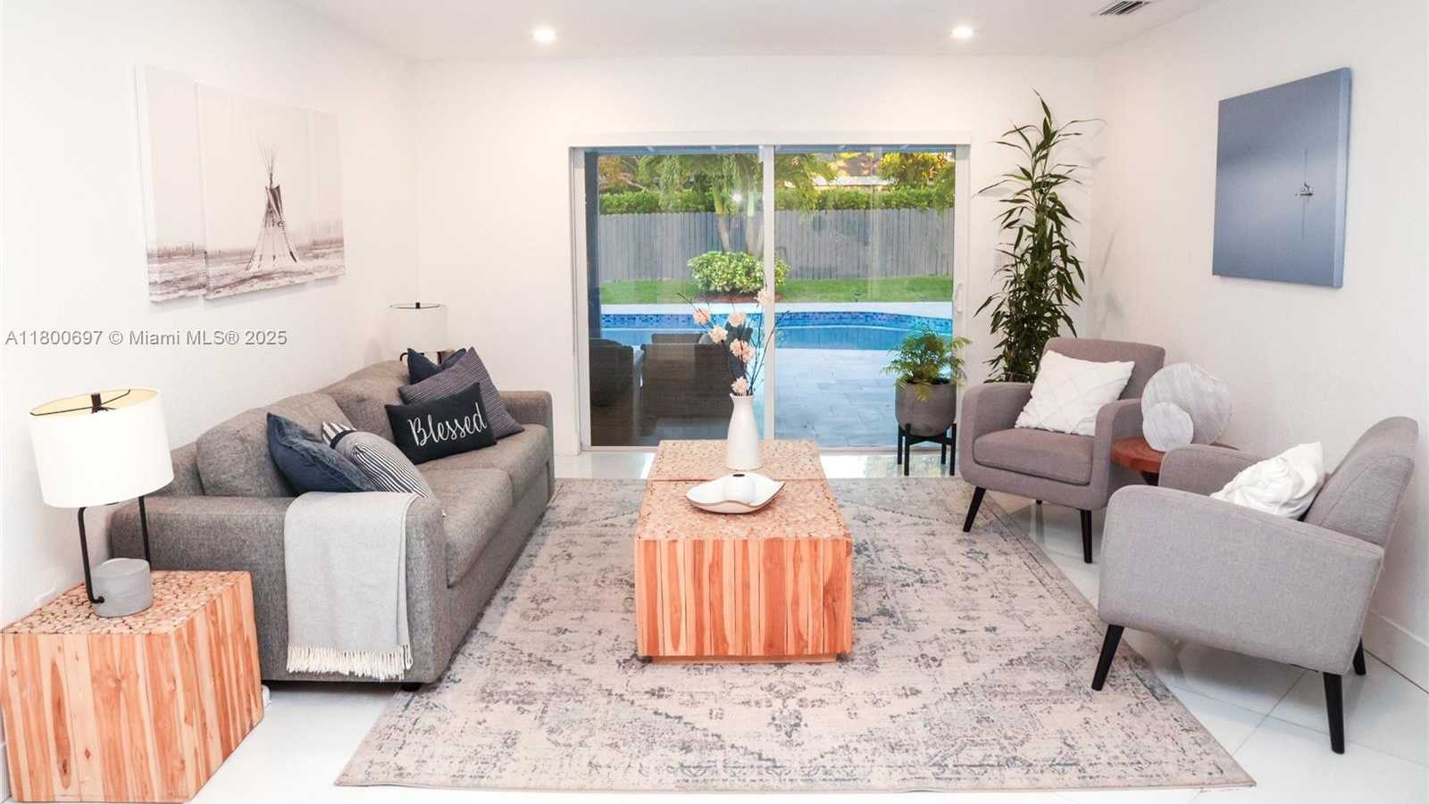 Small Image of 13561 SOUTH WEST 98TH PL, Miami Number 4