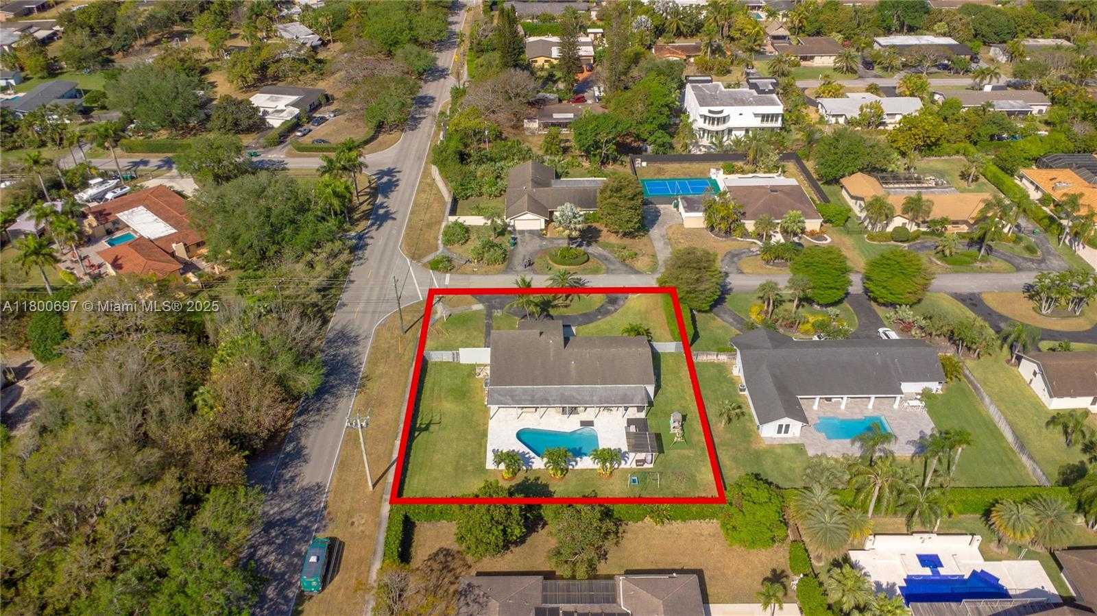 Small Image of 13561 SOUTH WEST 98TH PL, Miami Number 40