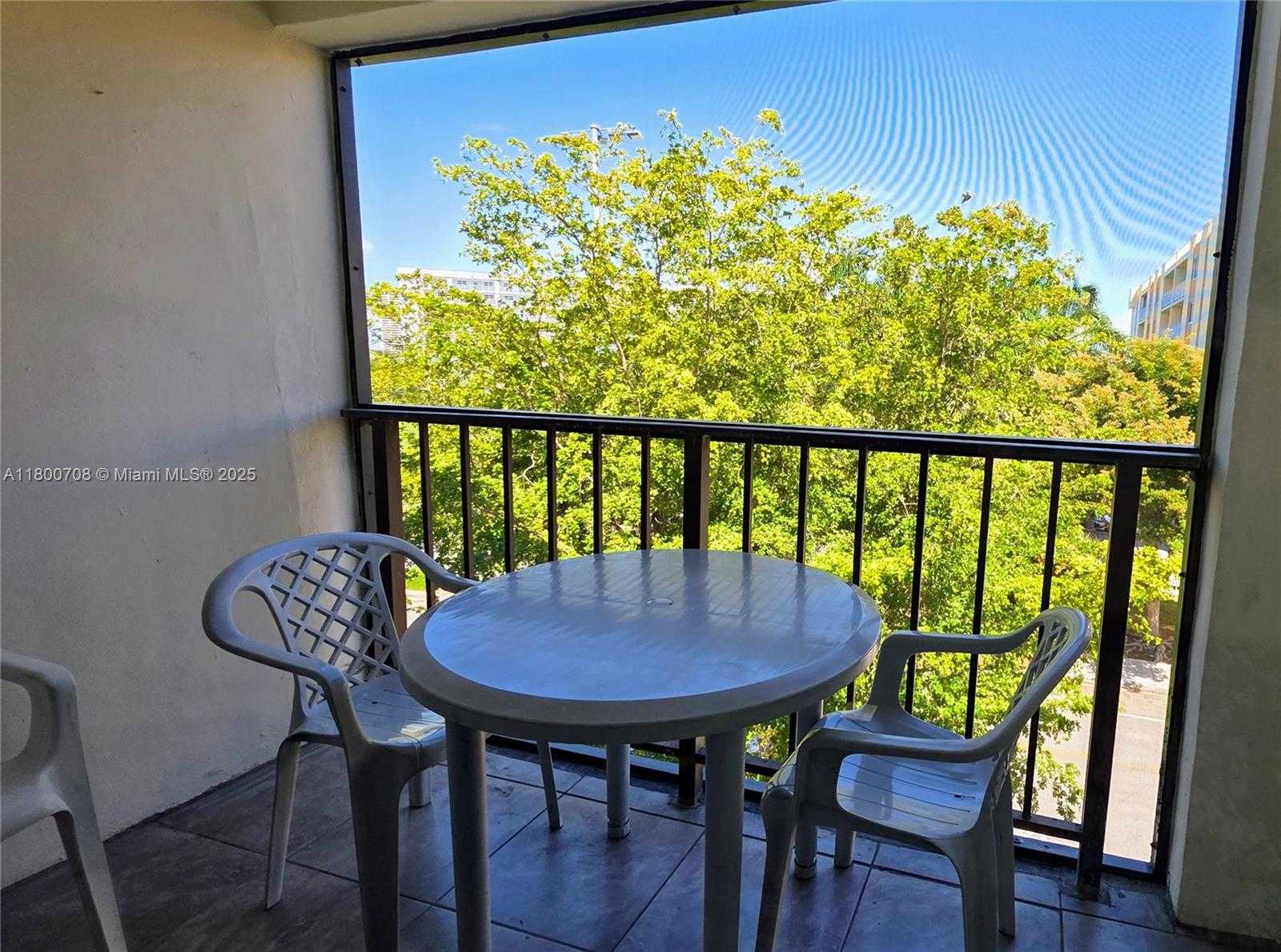 Small Image of 201 178TH DR #412, Sunny Isles Beach Number 3