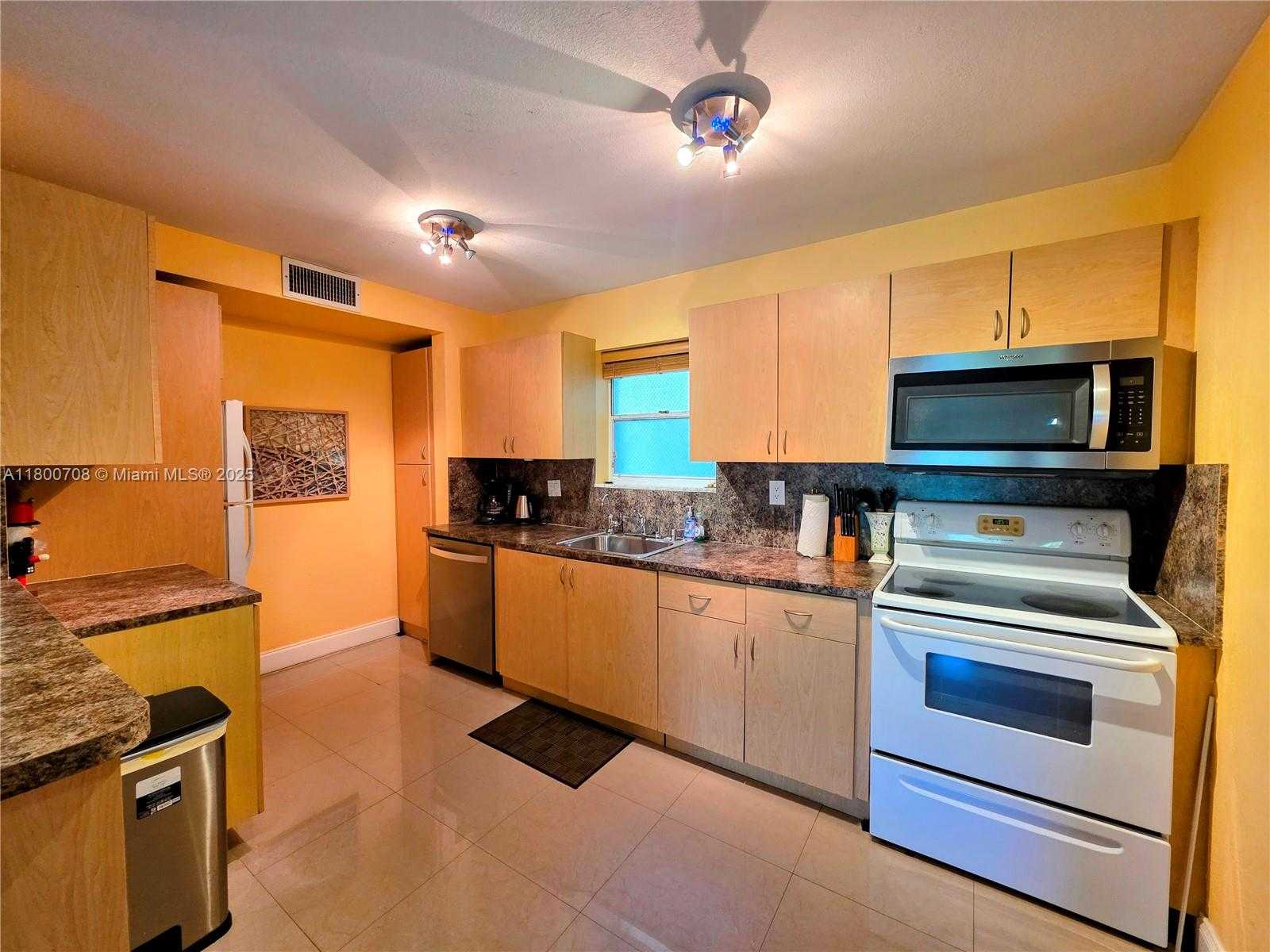 Small Image of 201 178TH DR #412, Sunny Isles Beach Number 6