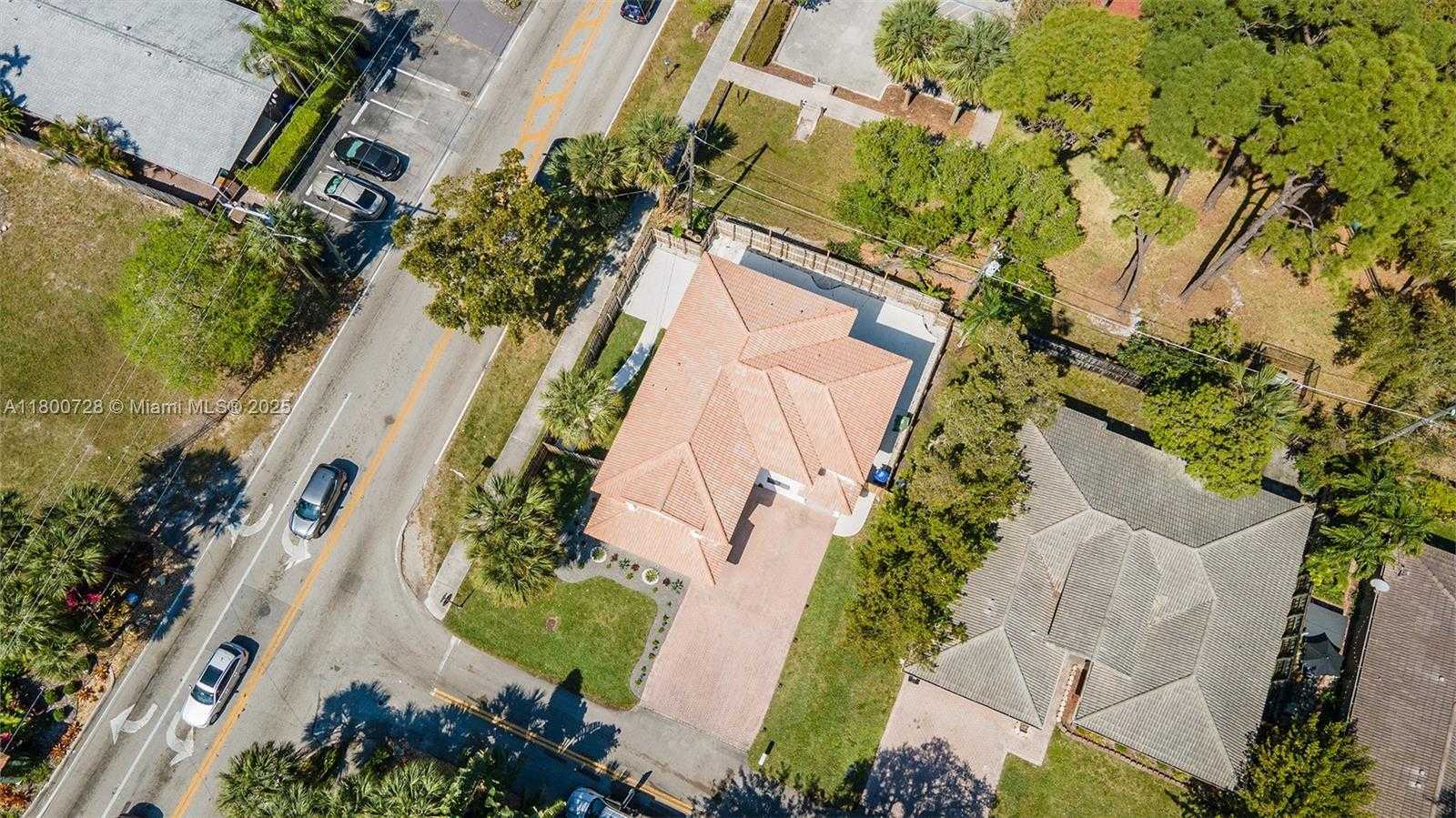 Small Image of 1451 SOUTH WEST 11TH PL #1-2, Fort Lauderdale Number 5