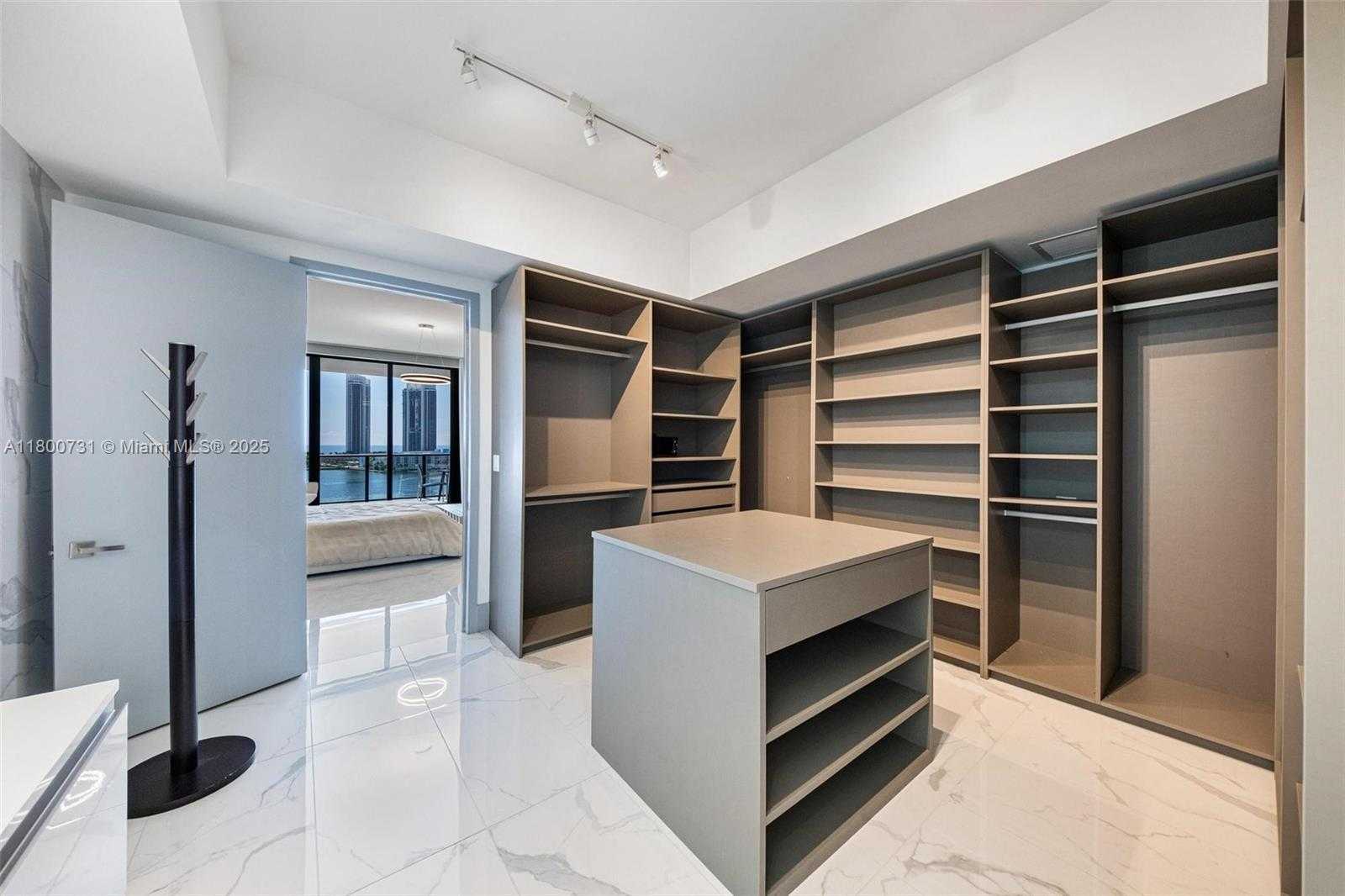 Small Image of 5500 Island Estates Dr, Aventura, FL 33160, USA Number 18