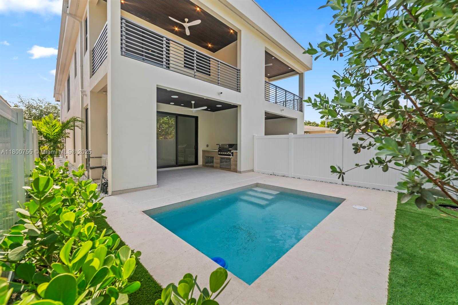 Small Image of 1812 MIAMI RD #B, Fort Lauderdale Number 26