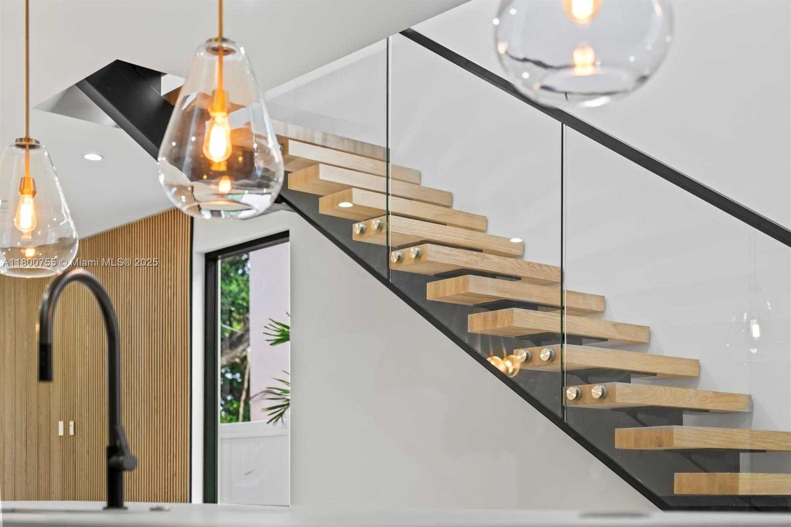 Small Image of 1812 MIAMI RD #B, Fort Lauderdale Number 7