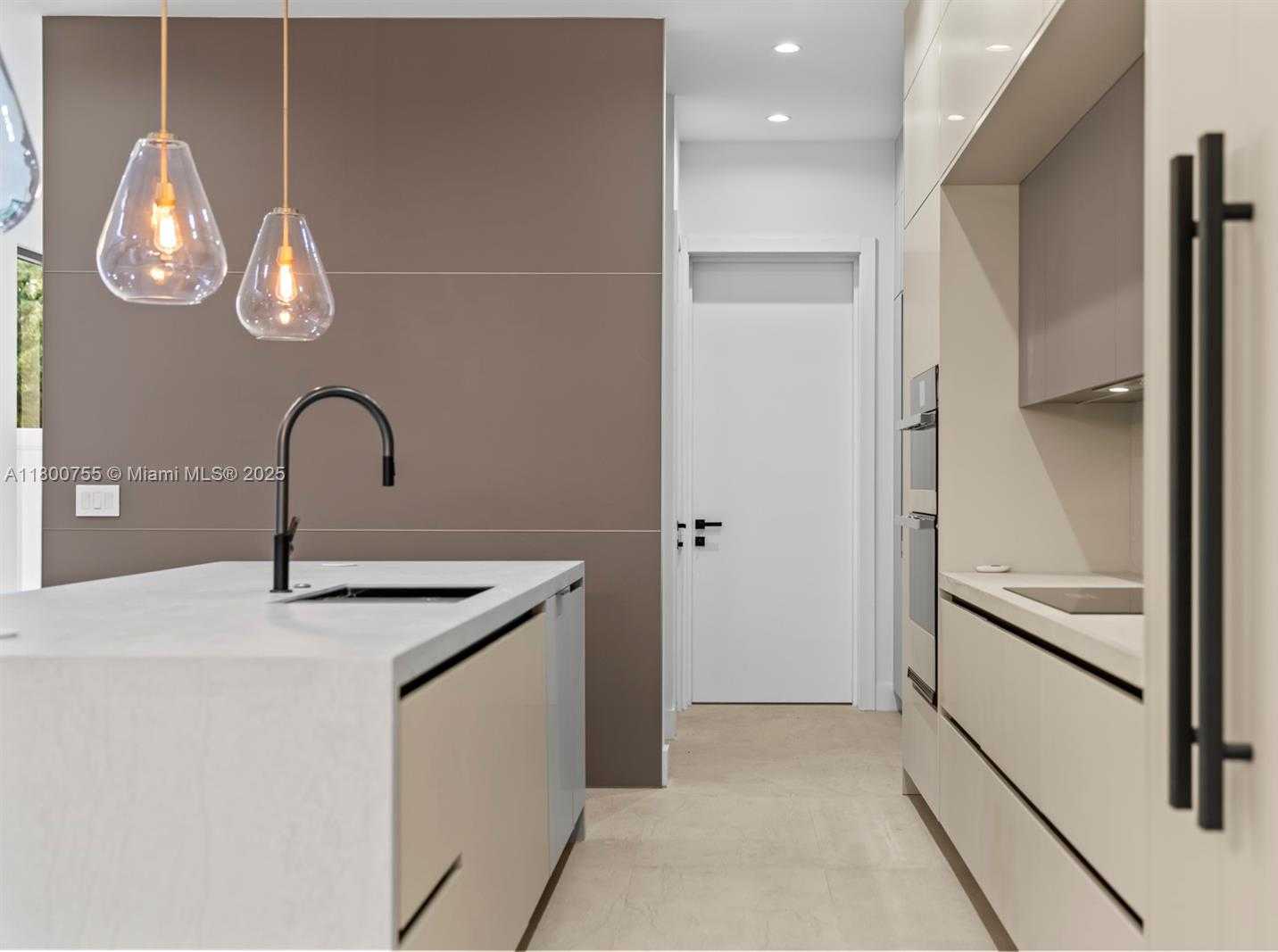 Small Image of 1812 MIAMI RD #B, Fort Lauderdale Number 9