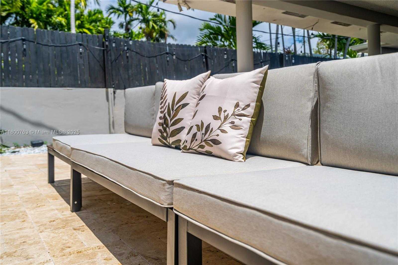 Small Image of 520 SOUTH WEST 22ND RD, Miami Number 26
