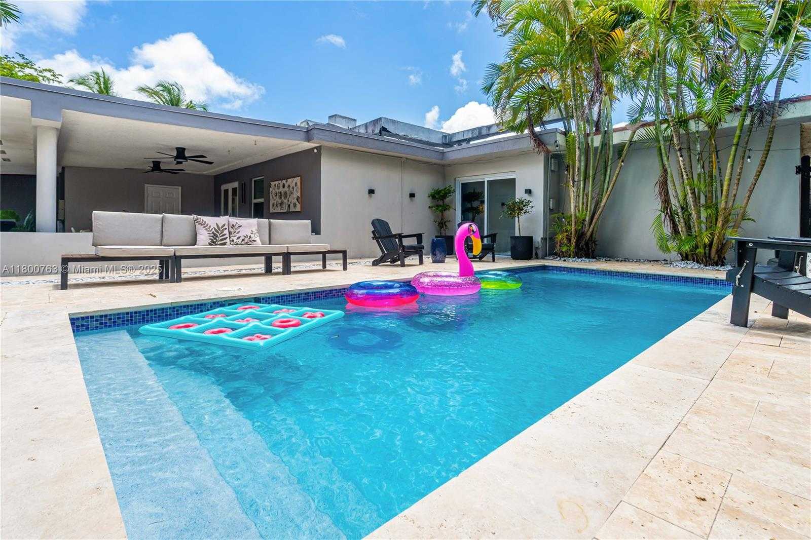 Small Image of 520 SOUTH WEST 22ND RD, Miami Number 4