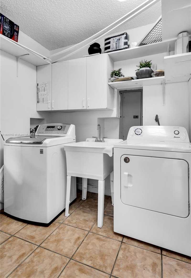 Small Image of 520 SOUTH WEST 22ND RD, Miami Number 67