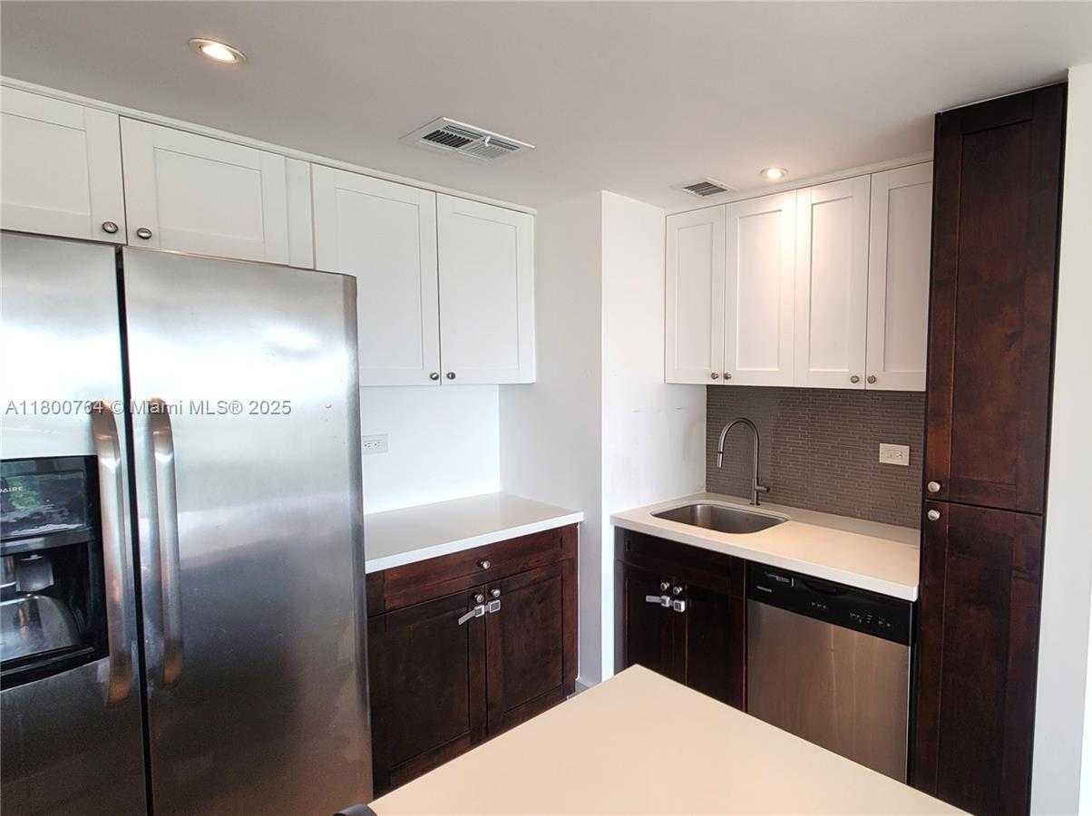 Small Image of 2451 BRICKELL AVE #10P, Miami Number 4
