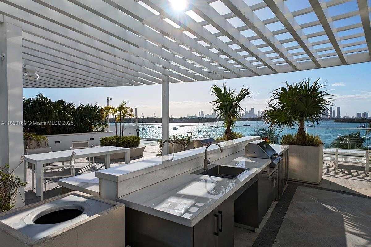 Small Image of 1330 WEST AVE #1613, Miami Beach Number 16
