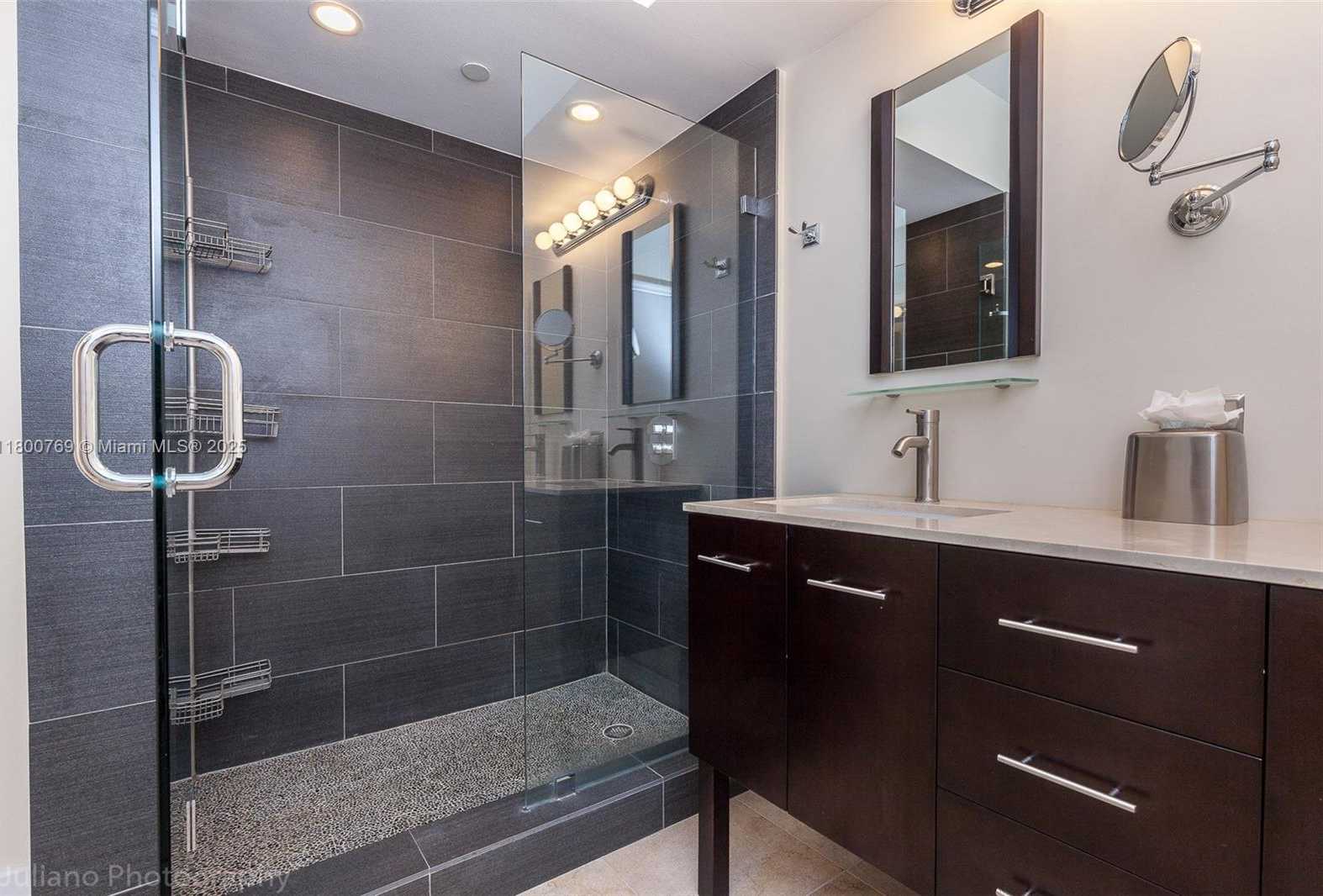 Small Image of 1330 WEST AVE #1613, Miami Beach Number 6