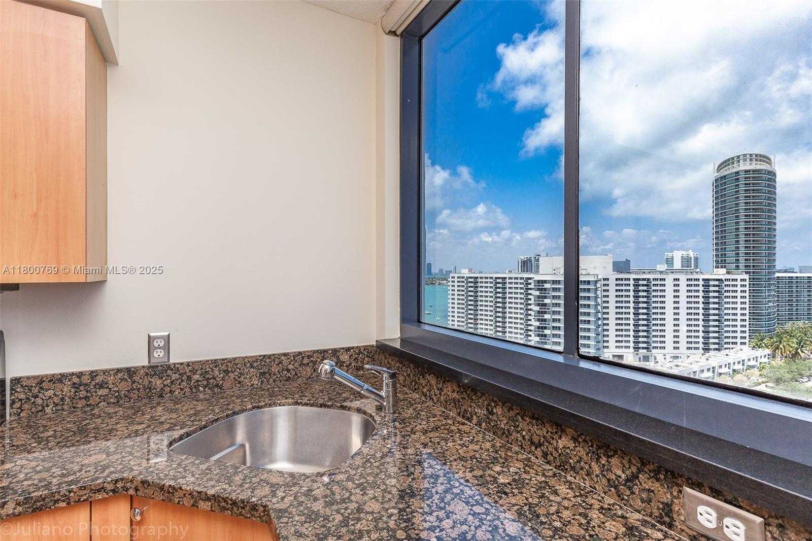 Small Image of 1330 WEST AVE #1613, Miami Beach Number 9
