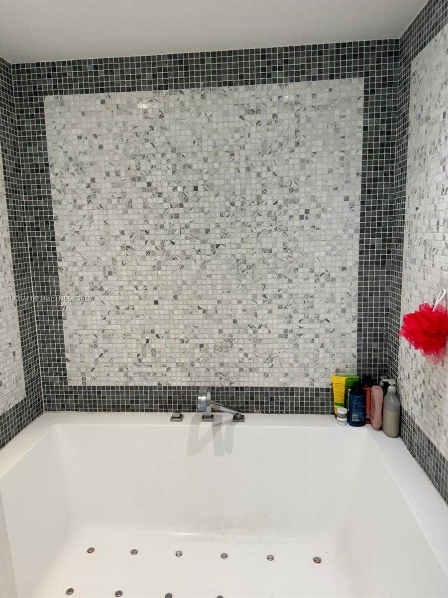 Small Image of 200 #1101, Miami Number 6