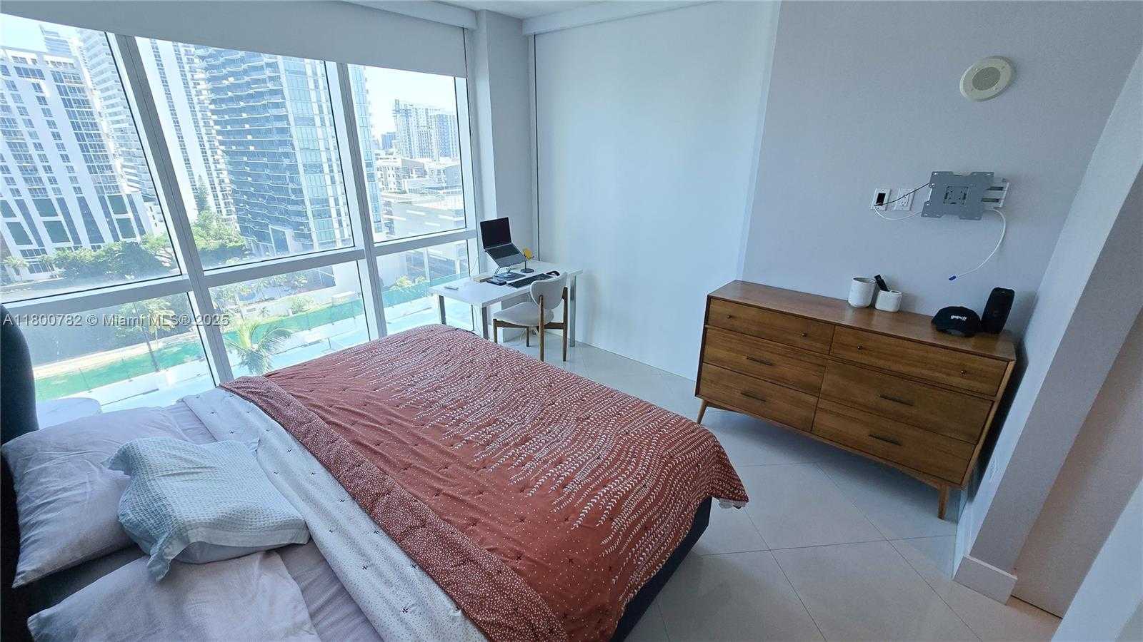 Small Image of 480 NORTH EAST 30TH ST #1405, Miami Number 24