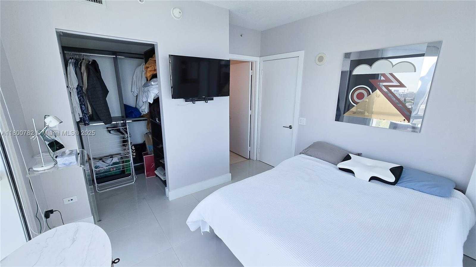 Small Image of 480 NORTH EAST 30TH ST #1405, Miami Number 30