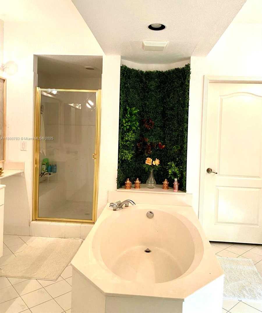 Small Image of 10720 NORTH WEST 66TH ST #402, Doral Number 6