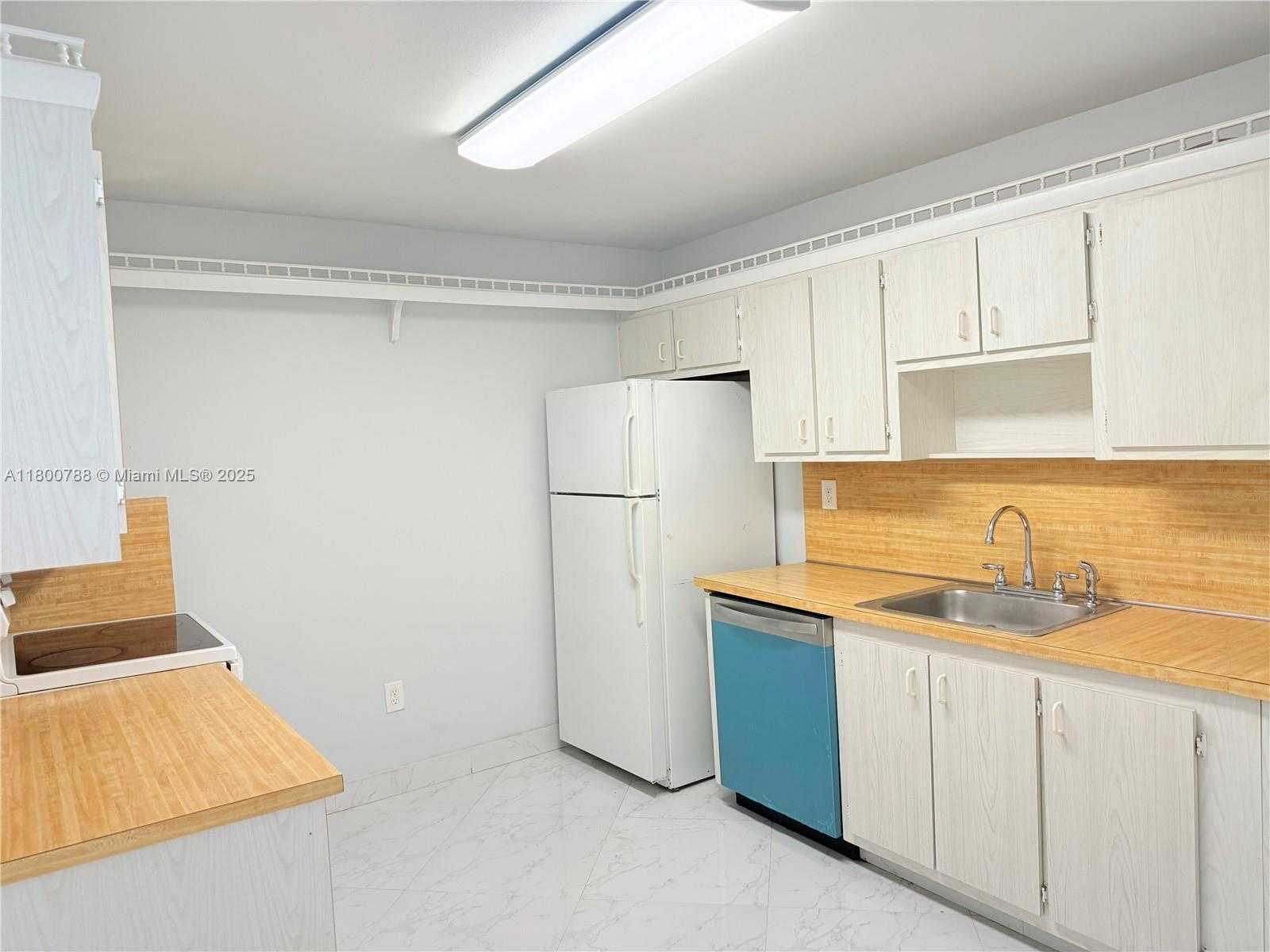 Small Image of 8208 SOUTH WEST 81ST PL #8208, Miami Number 16