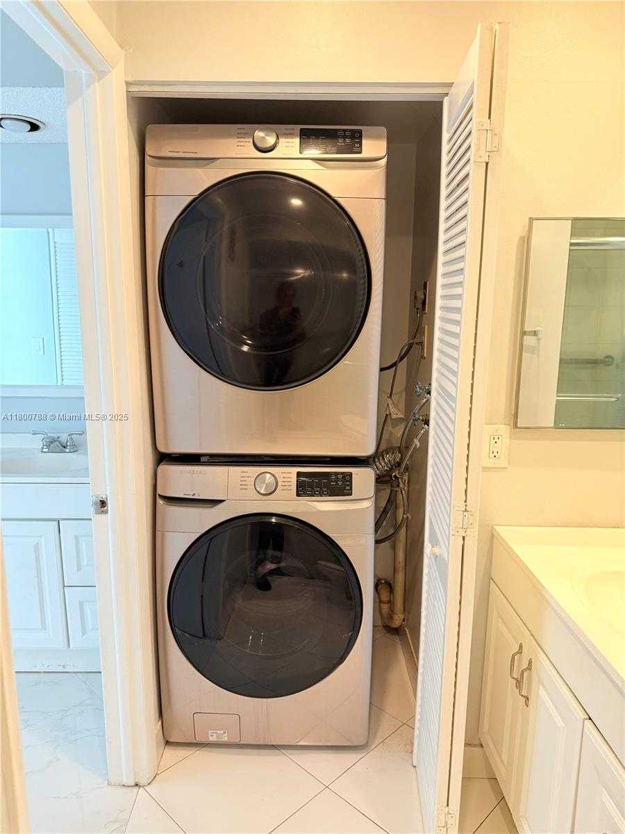 Small Image of 8208 SOUTH WEST 81ST PL #8208, Miami Number 24