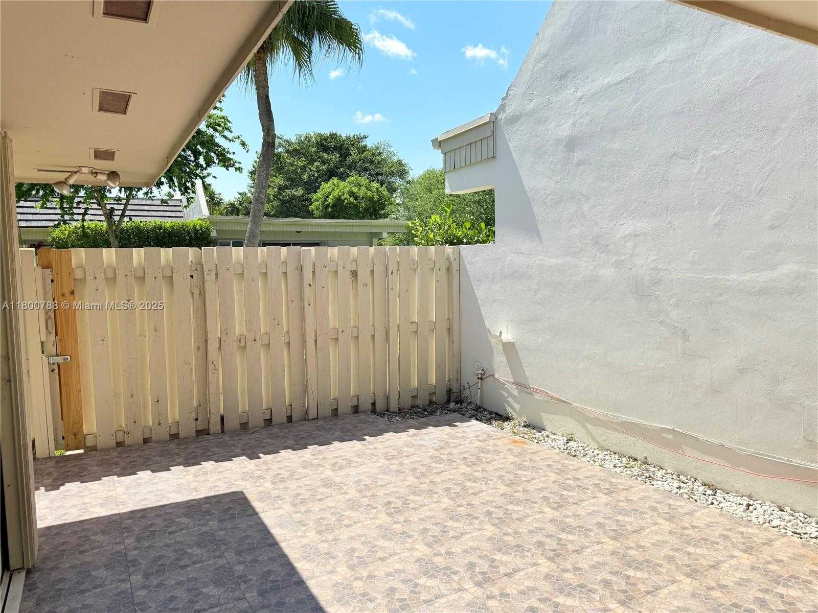 Small Image of 8208 SOUTH WEST 81ST PL #8208, Miami Number 25