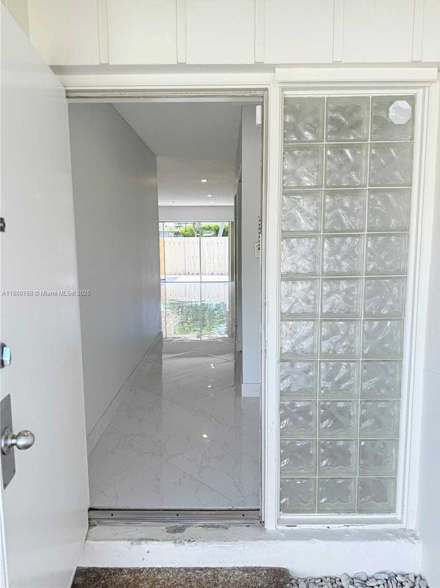Small Image of 8208 SOUTH WEST 81ST PL #8208, Miami Number 5