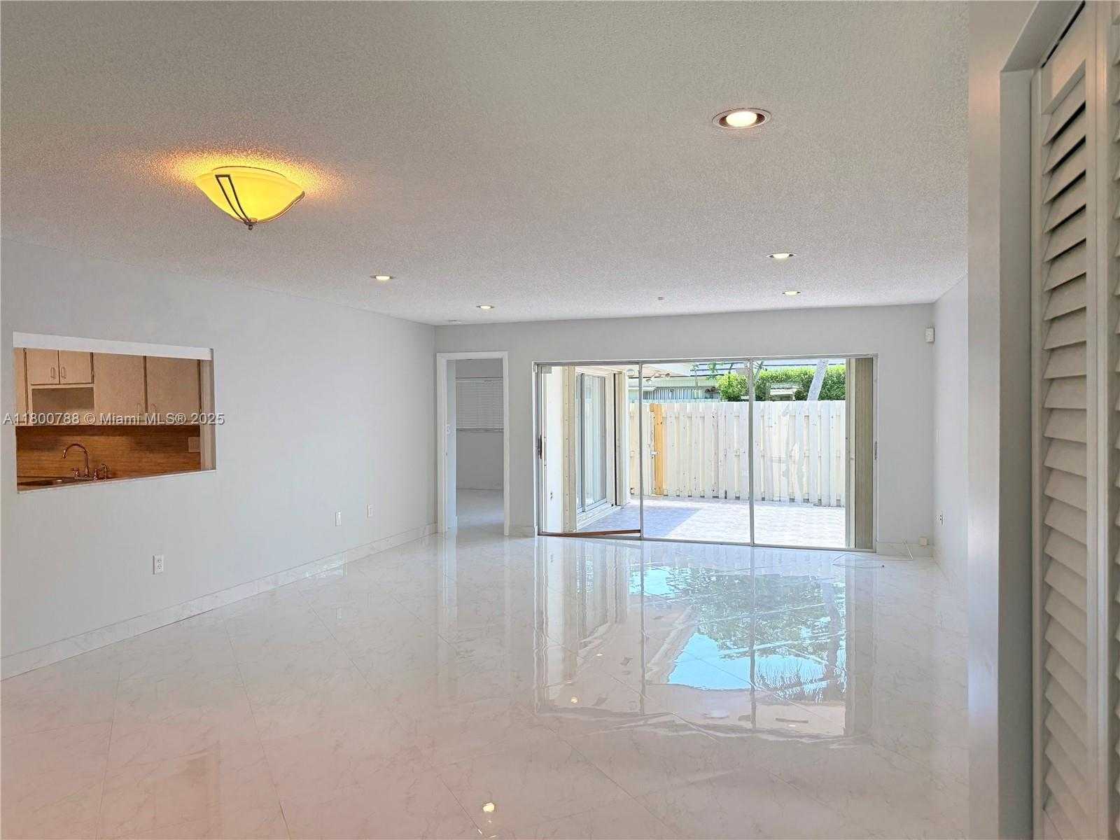 Small Image of 8208 SOUTH WEST 81ST PL #8208, Miami Number 7