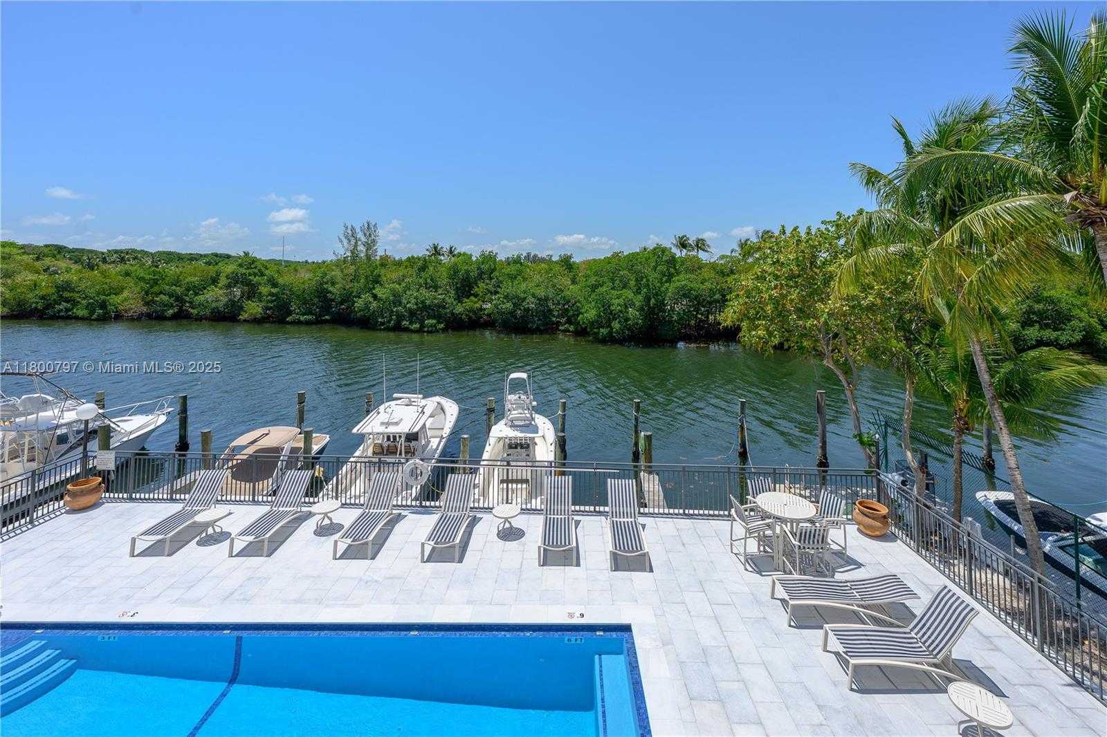 Small Image of 6901 EDGEWATER DR #328, Coral Gables Number 11