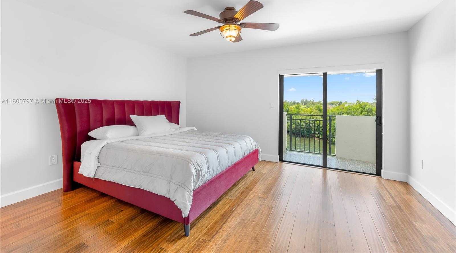 Small Image of 6901 EDGEWATER DR #328, Coral Gables Number 12