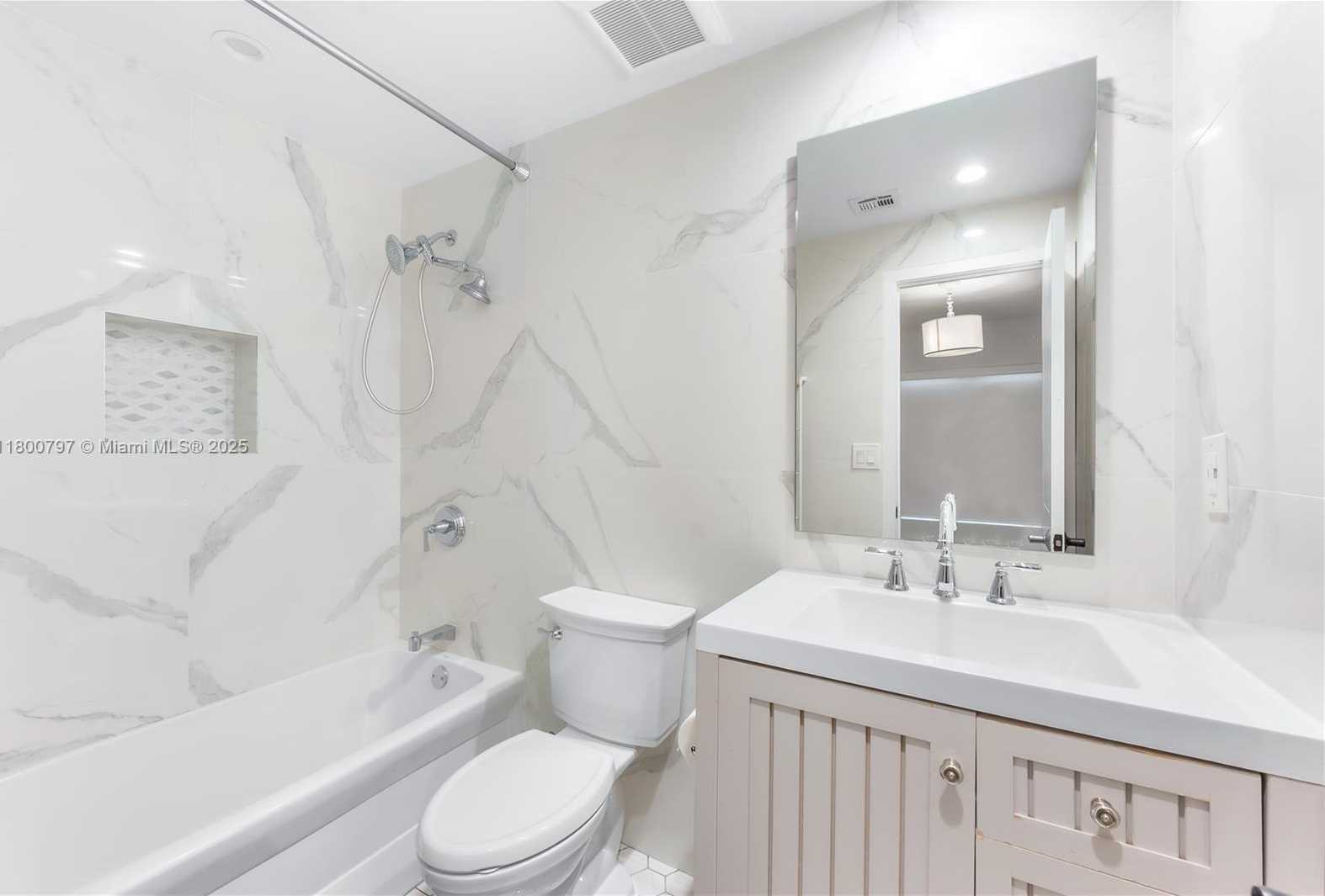 Small Image of 6901 EDGEWATER DR #328, Coral Gables Number 16
