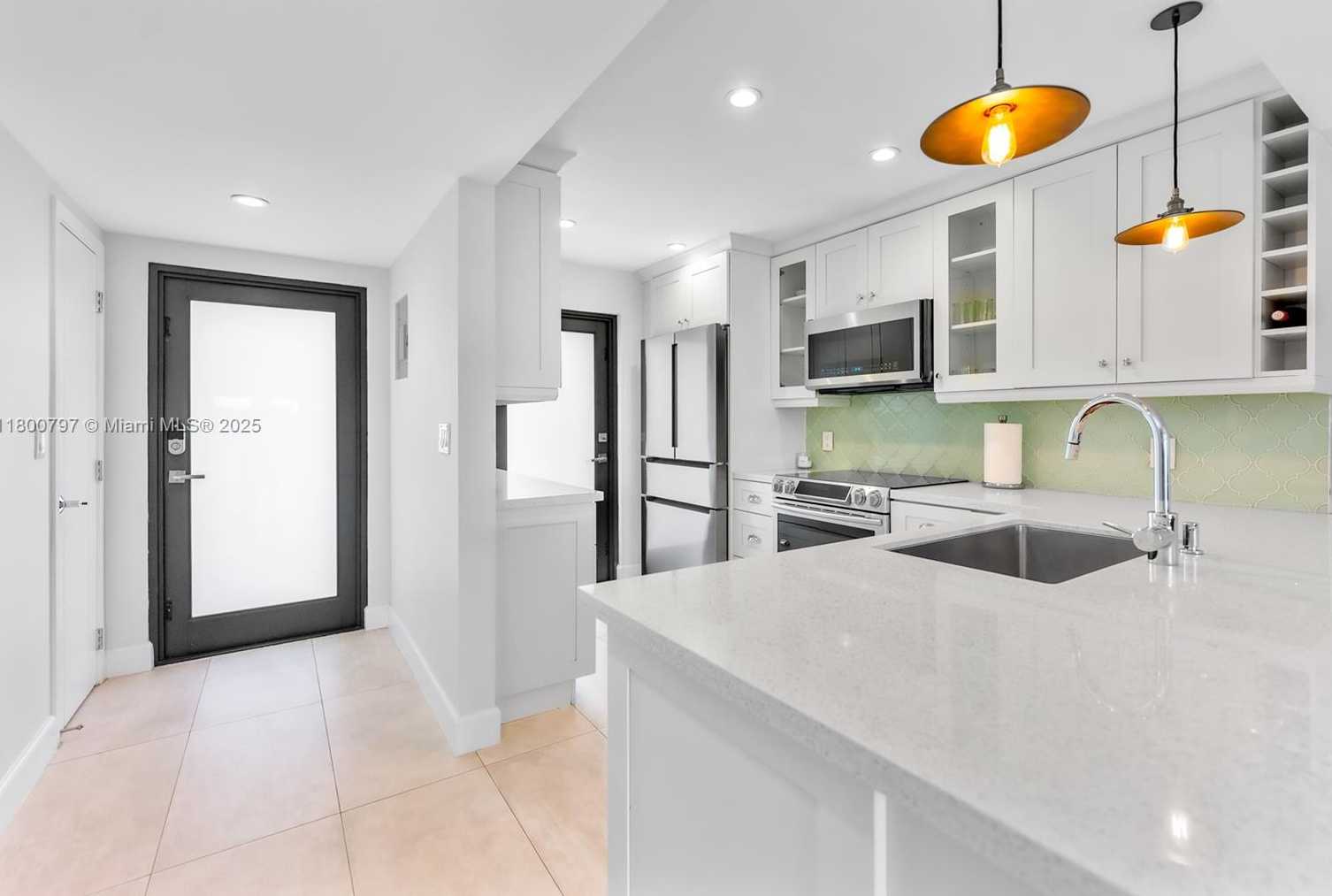 Small Image of 6901 EDGEWATER DR #328, Coral Gables Number 2