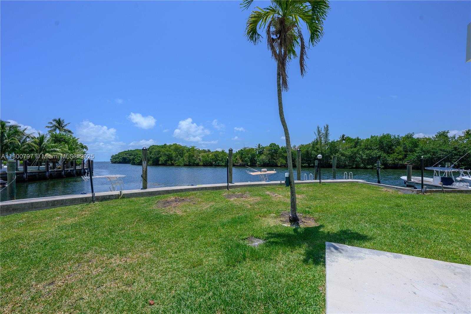 Small Image of 6901 EDGEWATER DR #328, Coral Gables Number 20