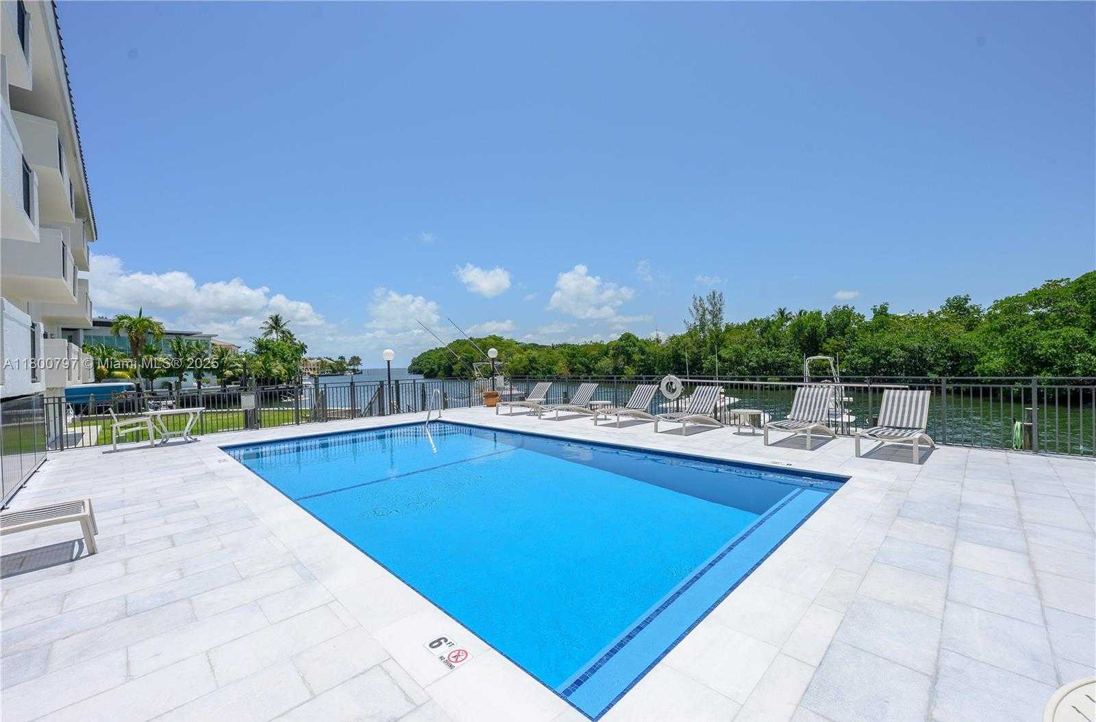 Small Image of 6901 EDGEWATER DR #328, Coral Gables Number 22