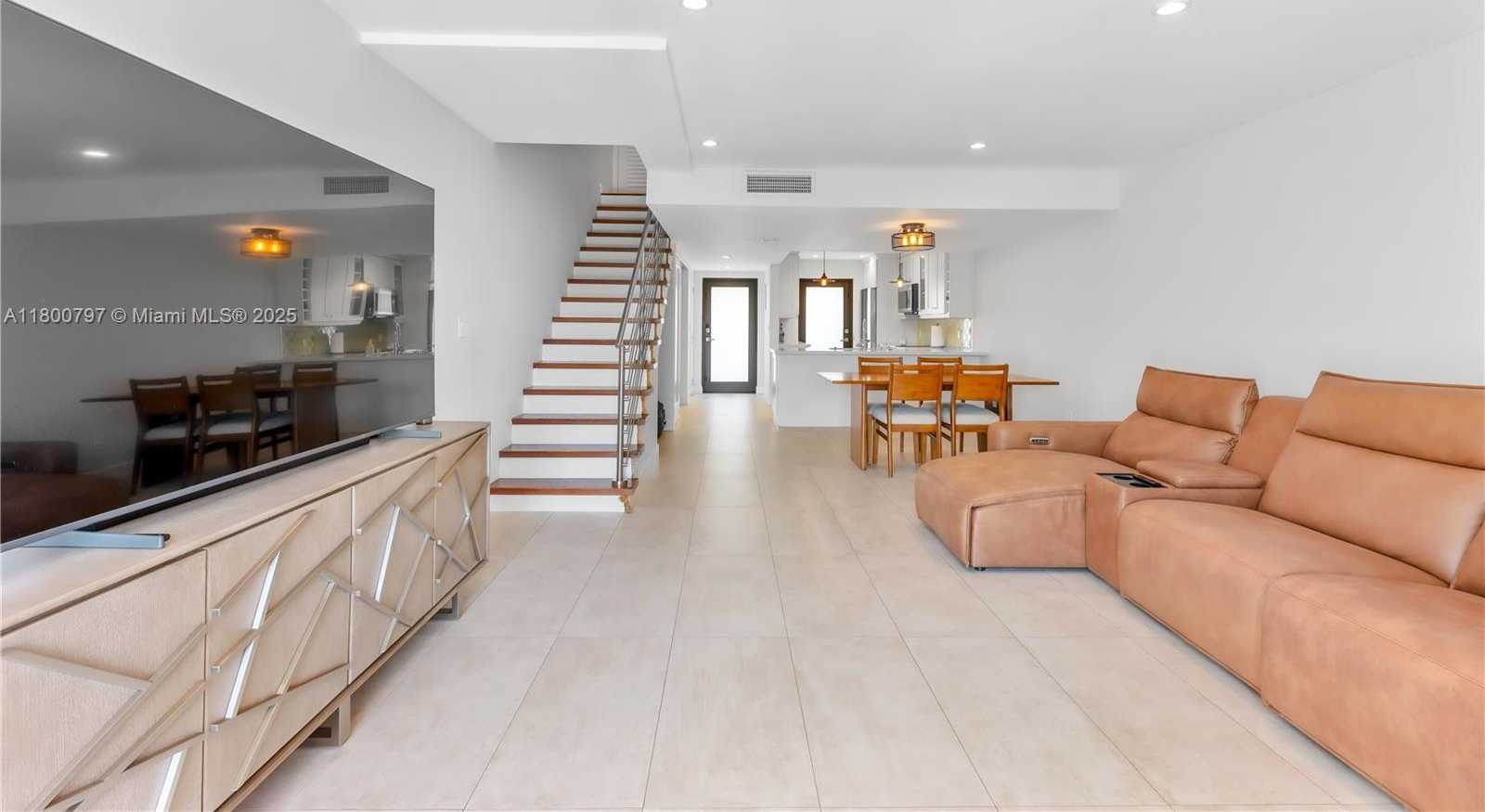 Small Image of 6901 EDGEWATER DR #328, Coral Gables Number 8