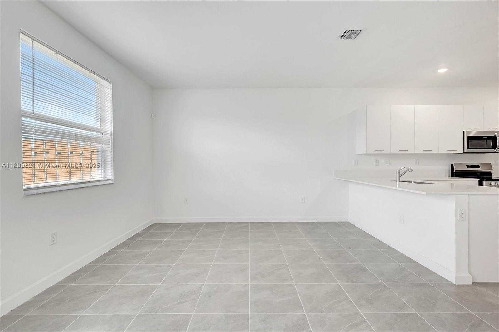Small Image of 12921 NORTH WEST 24TH AVE, Miami Number 10